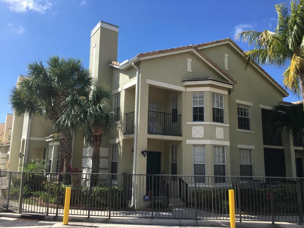 1106 Belmont Pl, Boynton Beach, FL 33436