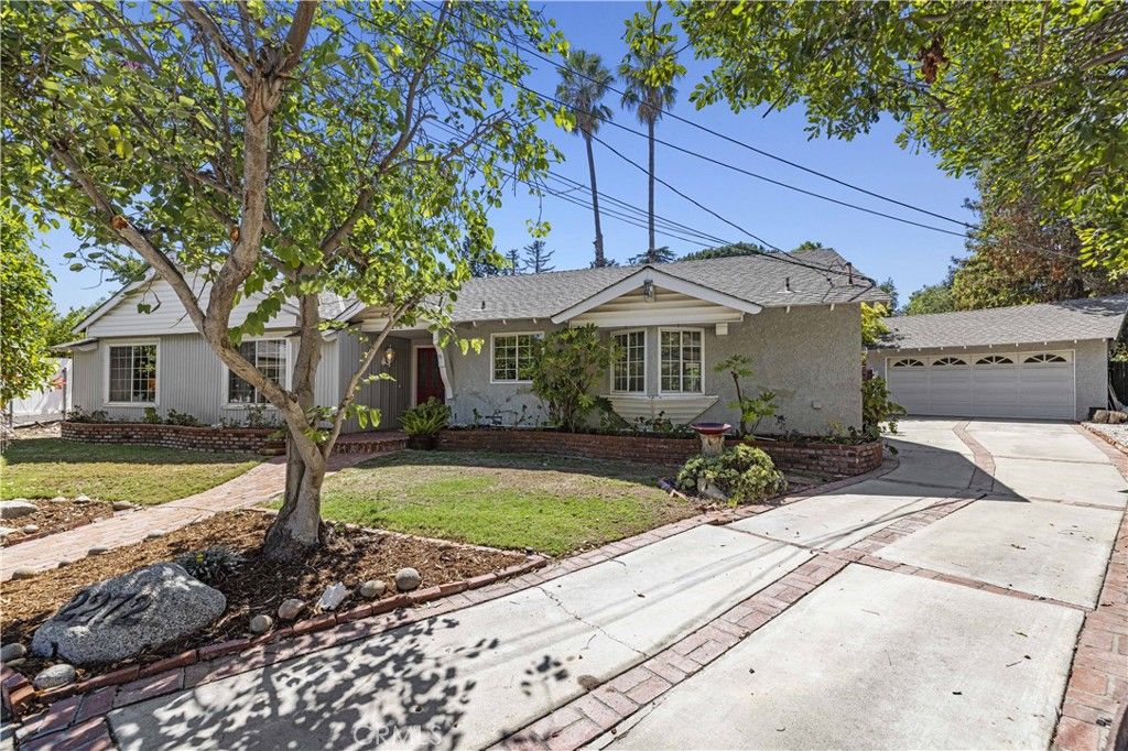 2272 Colmena St, La Canada Flintridge, CA 91011