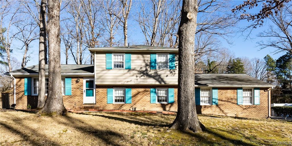 206 Windmere Dr, Colonial Heights, VA 23834