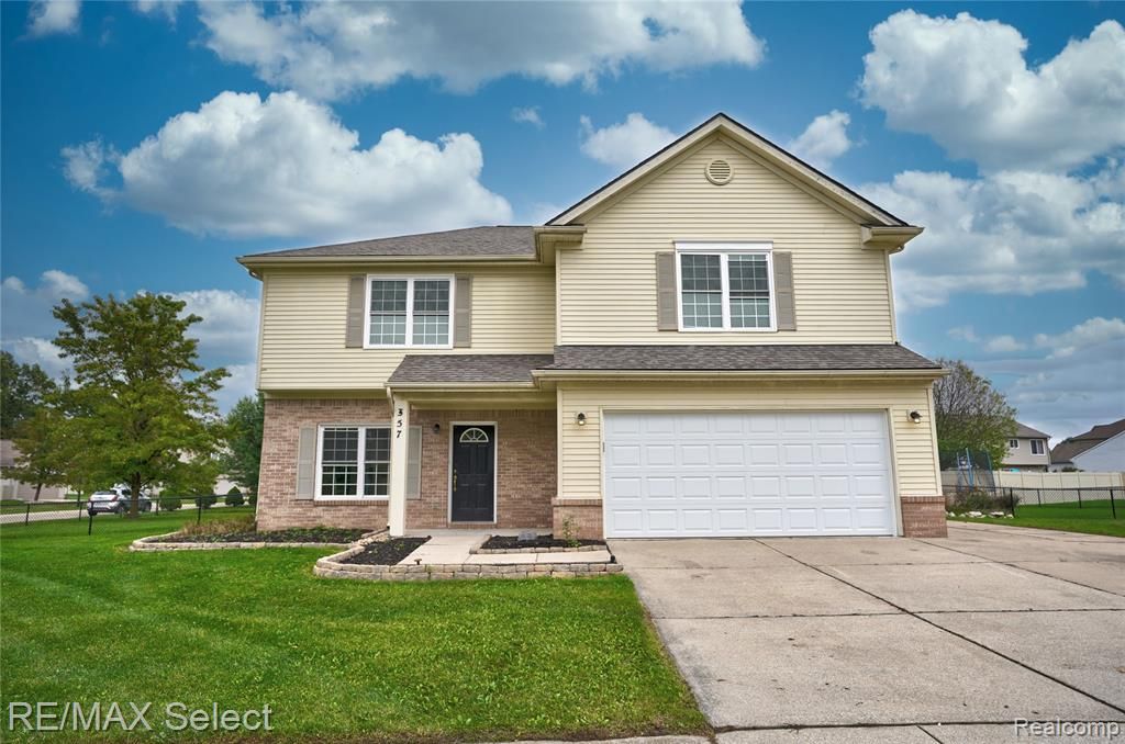 357 Sweet Briar Rdg, Linden, MI 48451