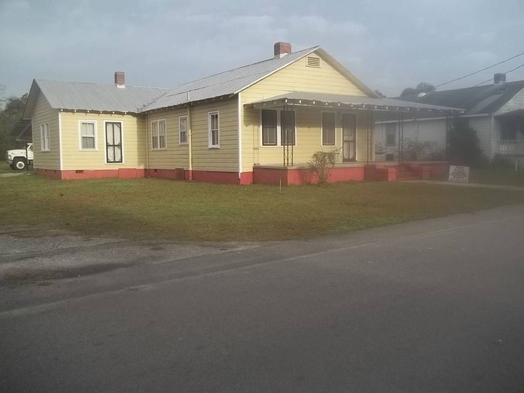 110 Belger St, Varnville, SC 29944