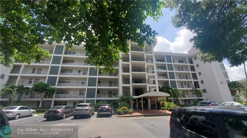 2850 N Palm Aire Dr #304, Pompano Beach, FL 33069