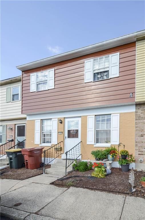 703 Pennsylvania St, Whitehall, PA 18052