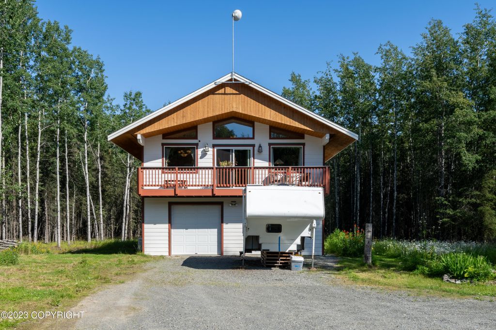 37935 Fontaine Ave, Sterling, AK 99672