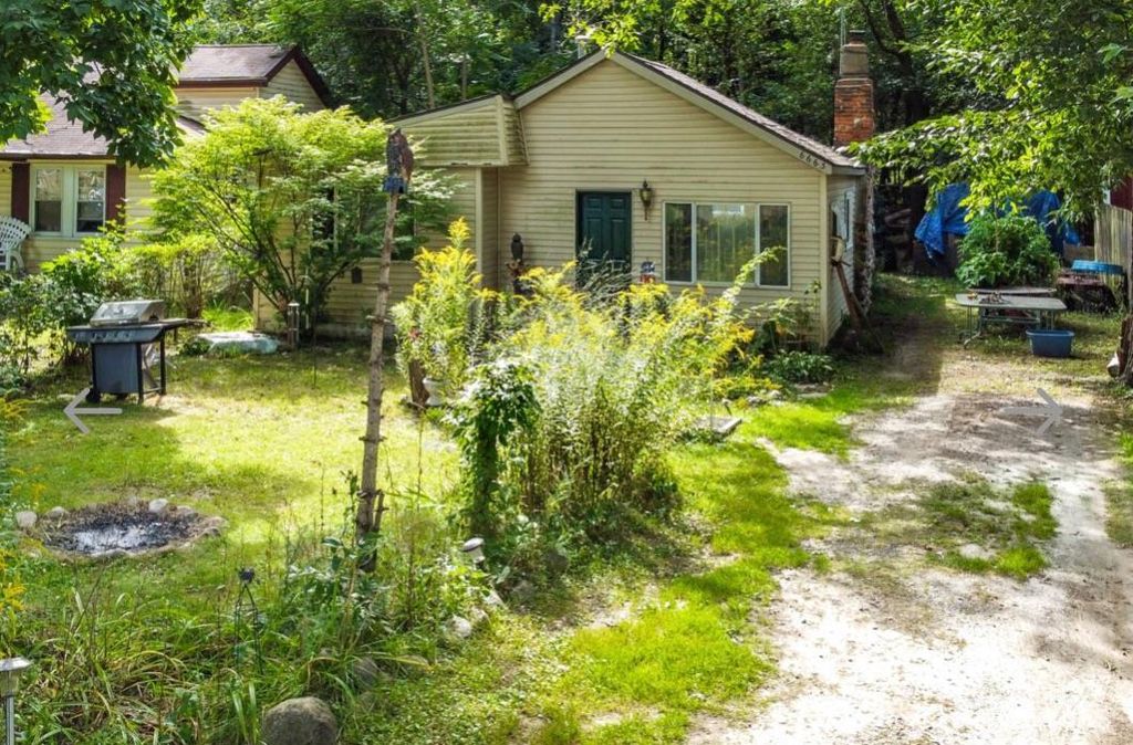 6663 Morningdale Dr, Brighton, MI 48116