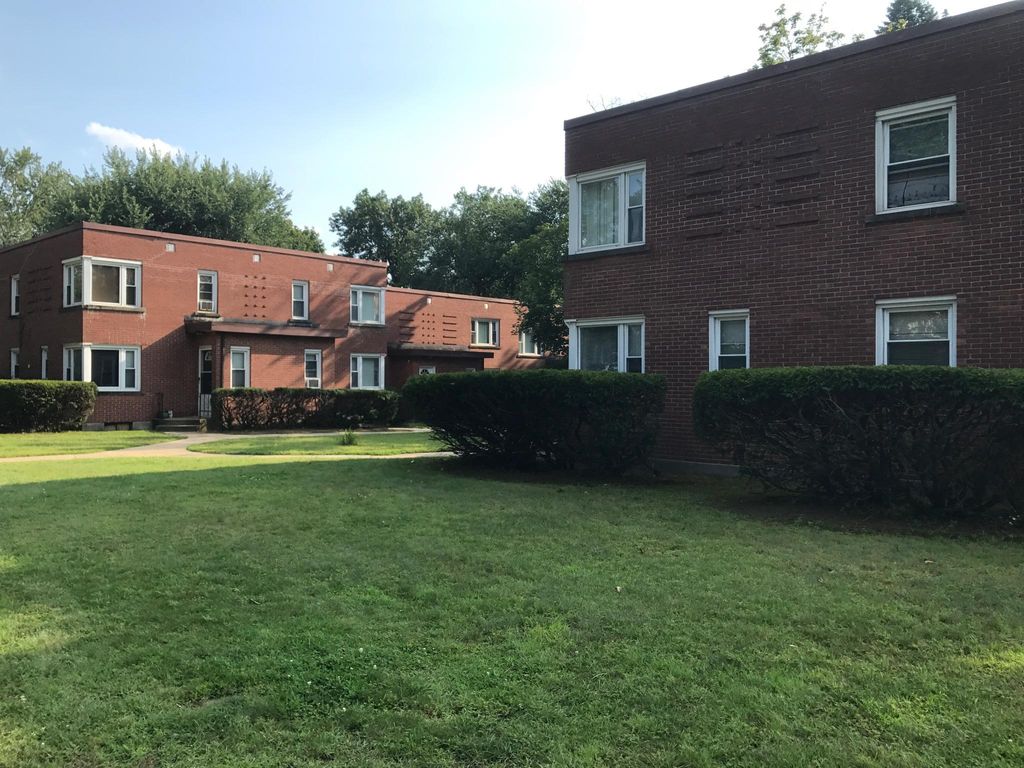 18 Benton St, Springfield, MA 01109