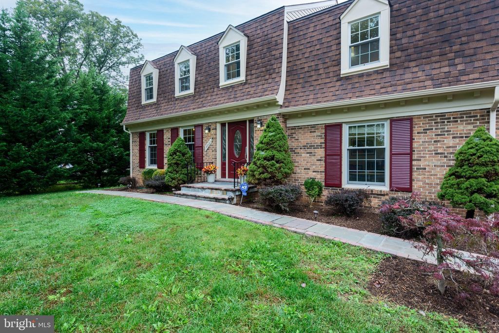 9821 Glen Rd, Potomac, MD 20854