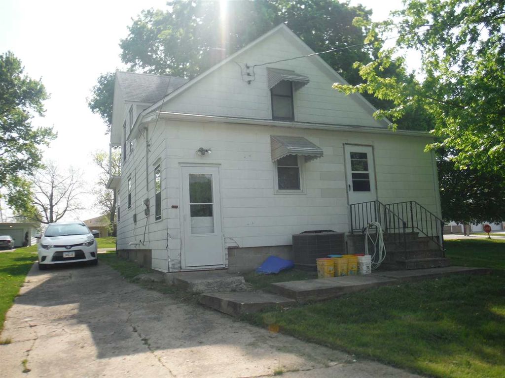 407 N Jefferson St, Wellsburg, IA 3 Bed, 1 Bath SingleFamily Home