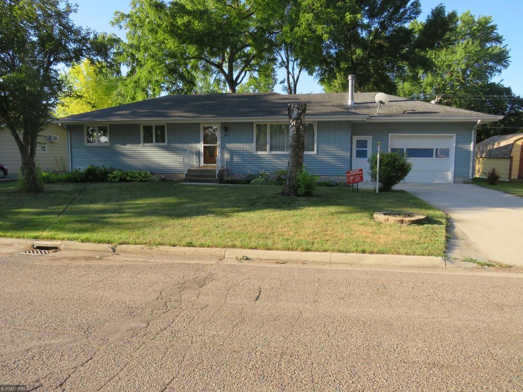 1636 11th St E, Glencoe, MN 55336 Trulia