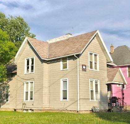 952 Elmwood Ave, Oshkosh, WI 54901