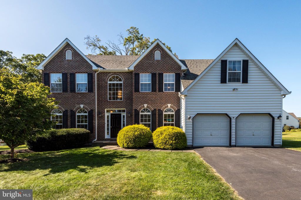 107 Crescent Dr, Chalfont, PA 18914 4 Bed, 3 Bath SingleFamily Home