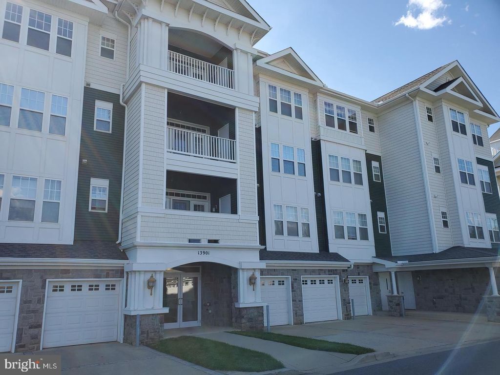 13901 Belle Chasse Blvd #211, Laurel, MD 20707