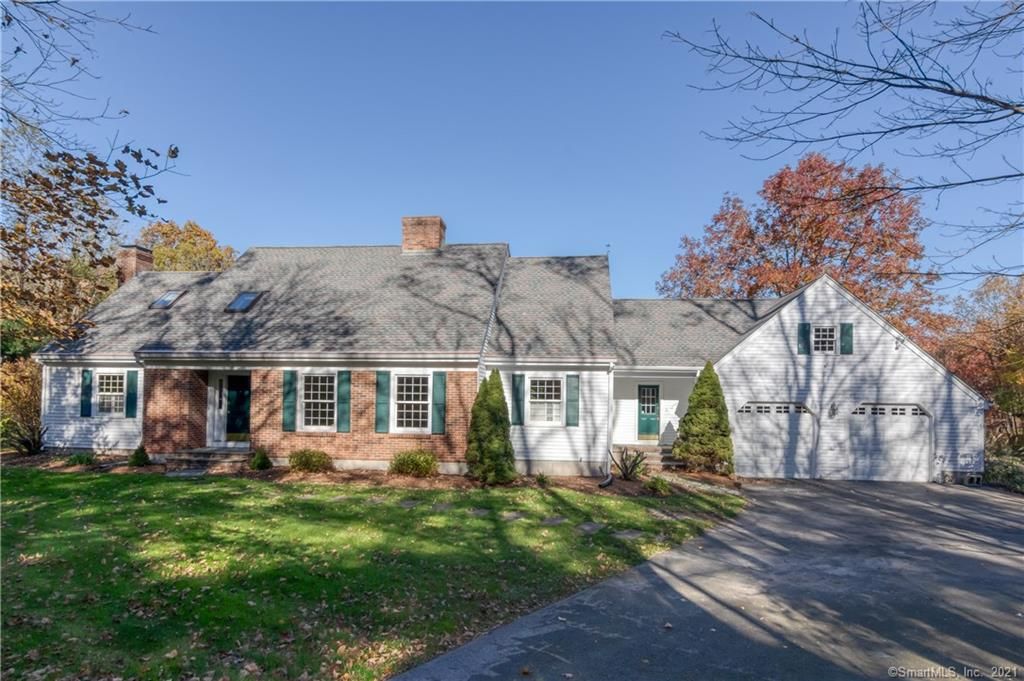 91 Wilburs Ln, Guilford, CT 06437