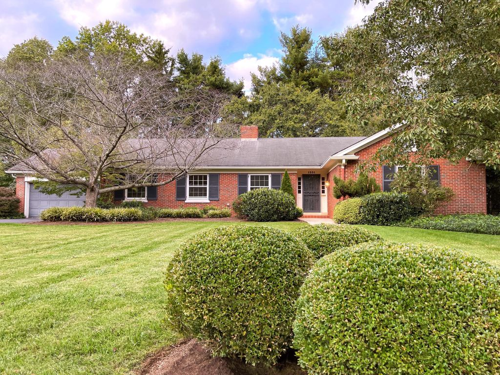 1331 Prather Rd, Lexington, KY 40502