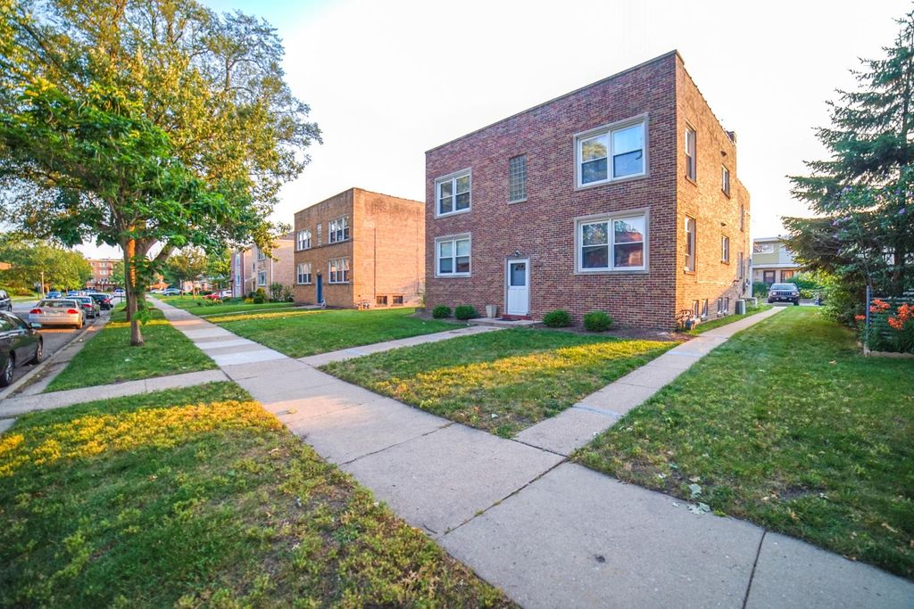 8918 Lavergne Ave #2S, Skokie, IL 60077