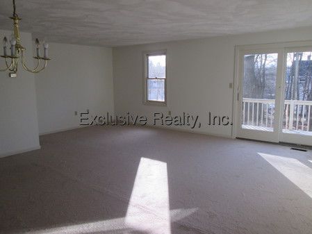29 Hale St, Newton Upper Falls, MA 02464