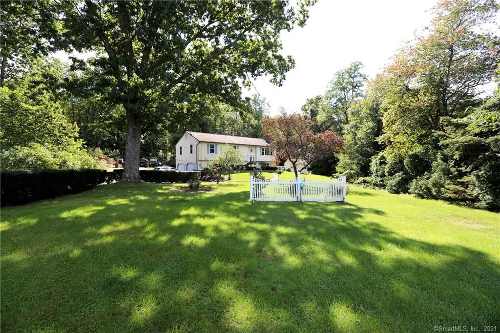 14 Phelps Rd, East Windsor, CT 06088