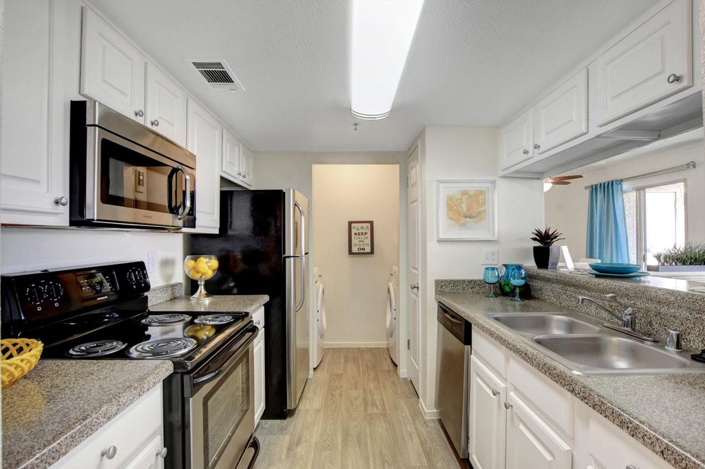 360 N Arroyo Grande Blvd, Henderson, NV 89014