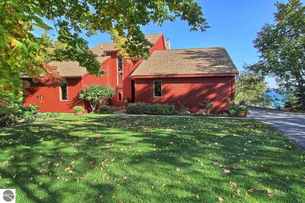 1555 S Maple Bluffs Ct, Suttons Bay, MI 49682 Trulia