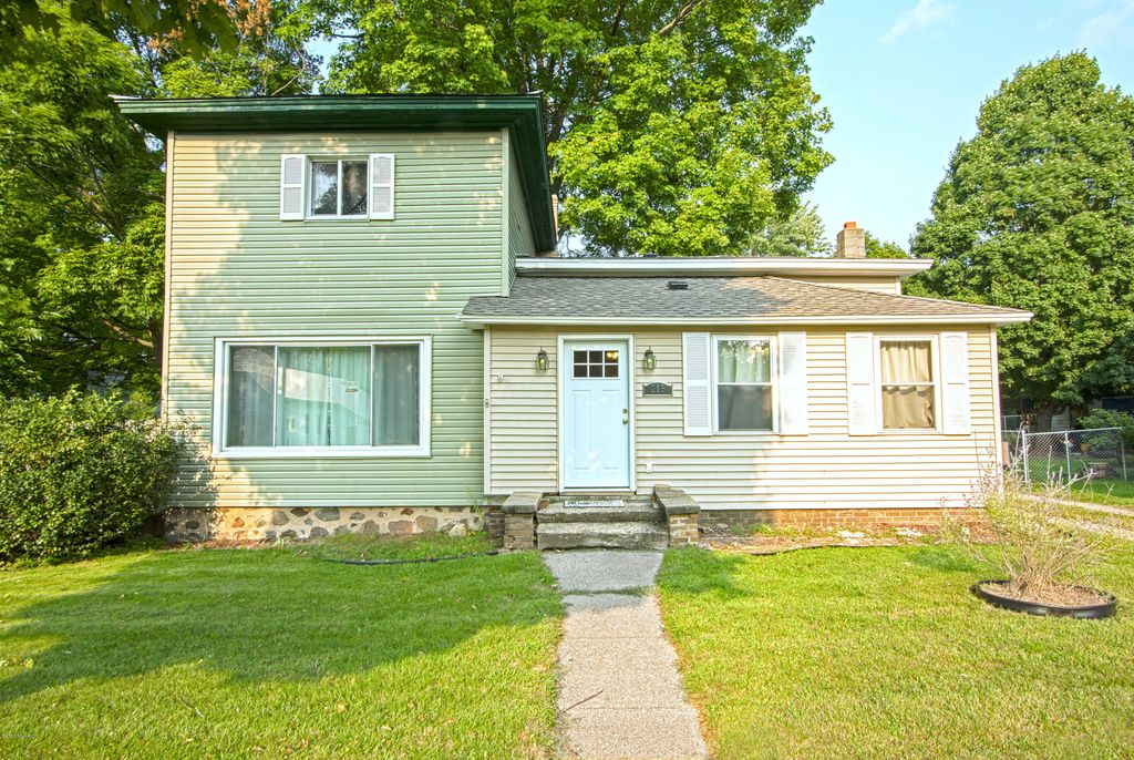 215 S Sherwood Ave, Plainwell, MI 49080 Trulia