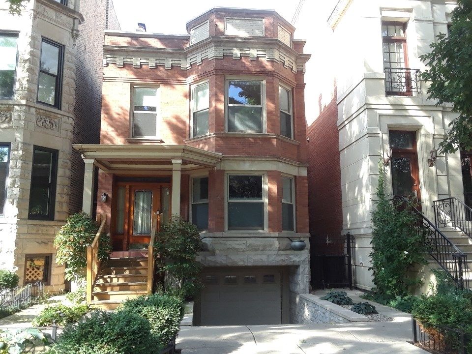704 W Melrose St, Chicago, IL 60657