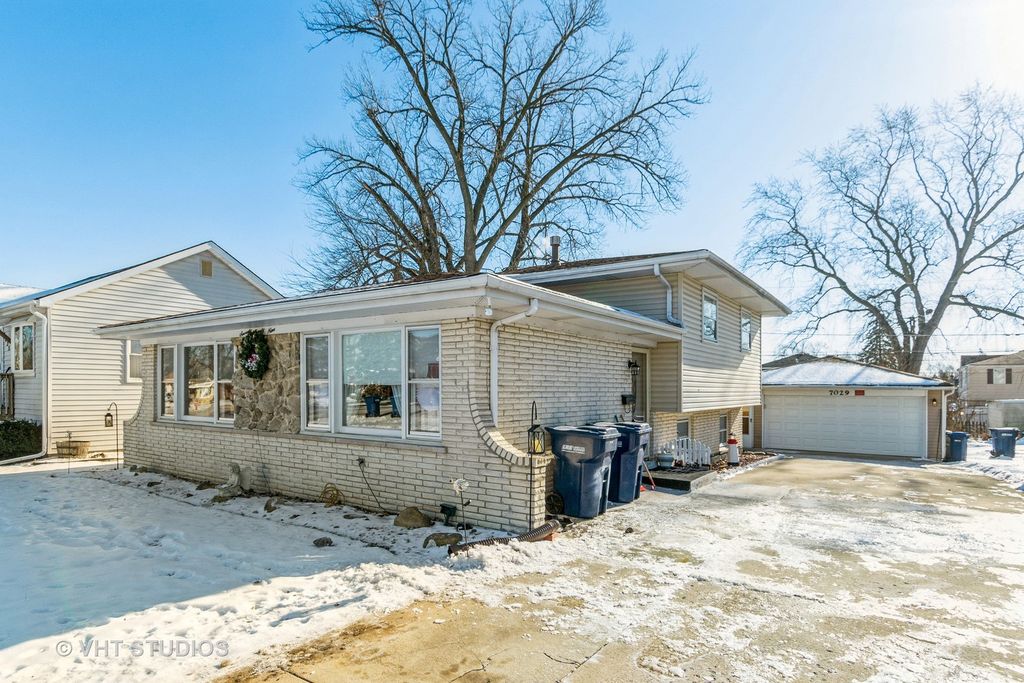 7029 W 113th Pl, Worth, IL 60482