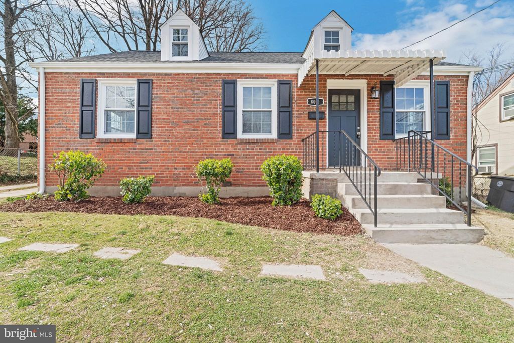 6000 37th Ave, Hyattsville, MD 20782