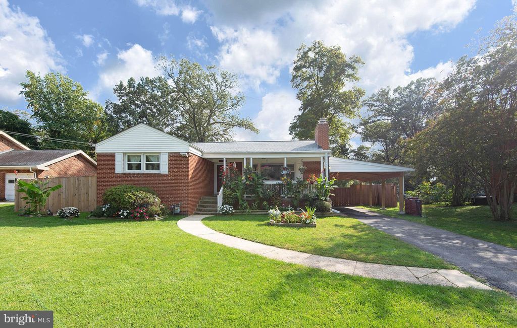 2202 Henderson Ave, Silver Spring, MD 20902