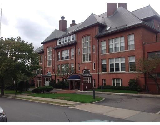 51 Pettee St #47, Newton, MA 02464