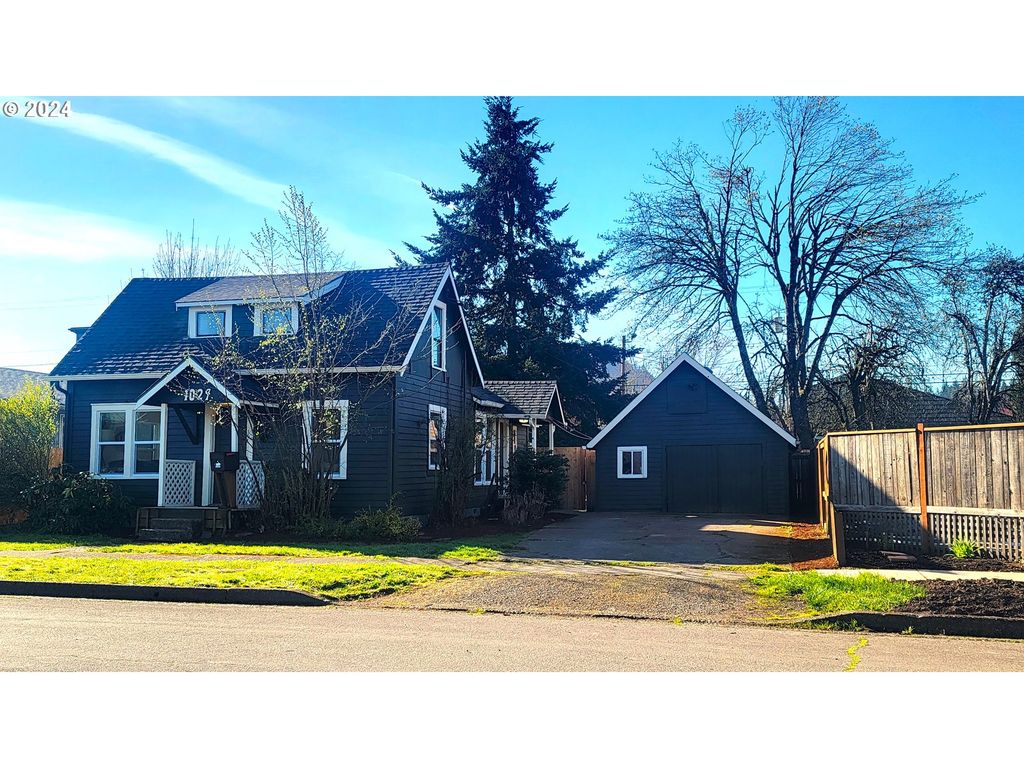 1029 A St, Springfield, OR 97477
