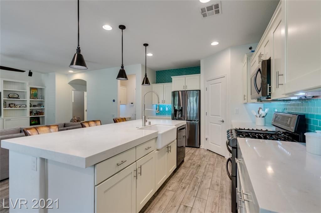 2110 Morro Vista Dr, Las Vegas, NV 89135