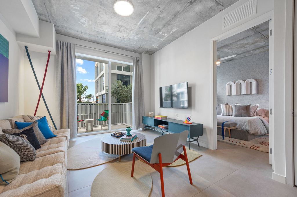 70 NW 25th St #412, Miami, FL 33127
