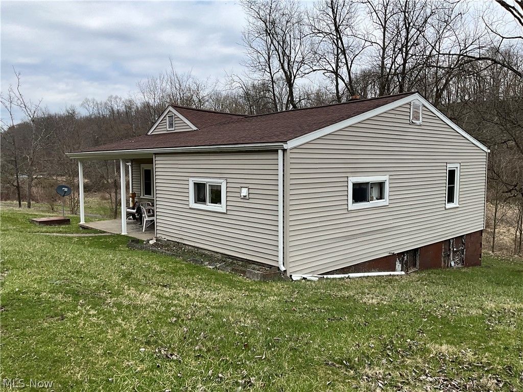 32 County Road 8, Dillonvale, OH 43917
