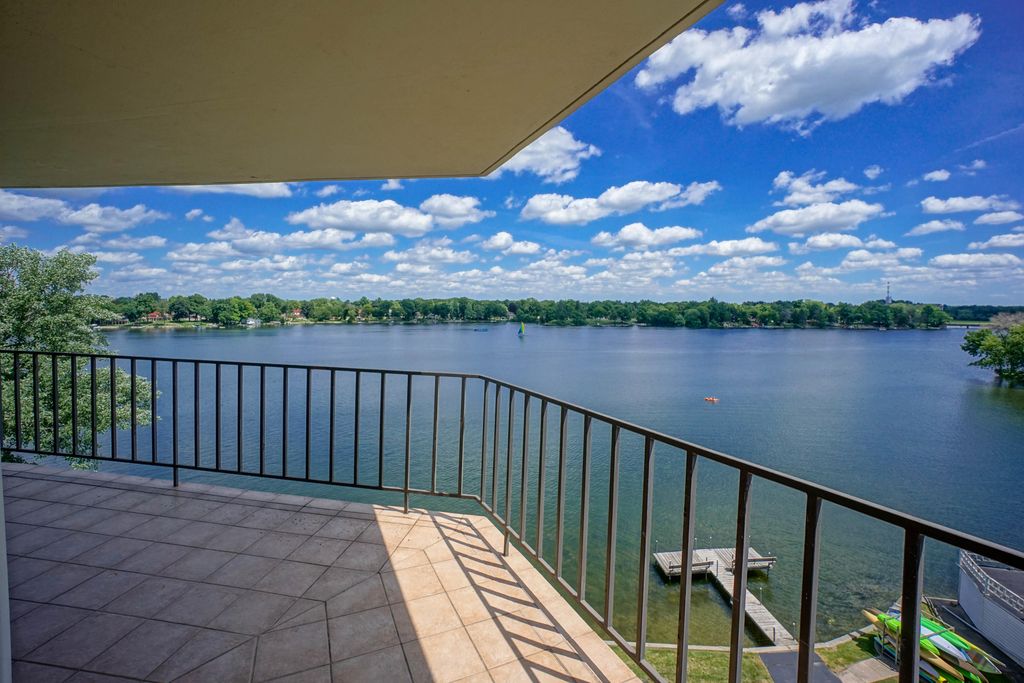 333 N Lake Rd 605, Oconomowoc, WI 2 Bed, 2 Bath Condo Trulia