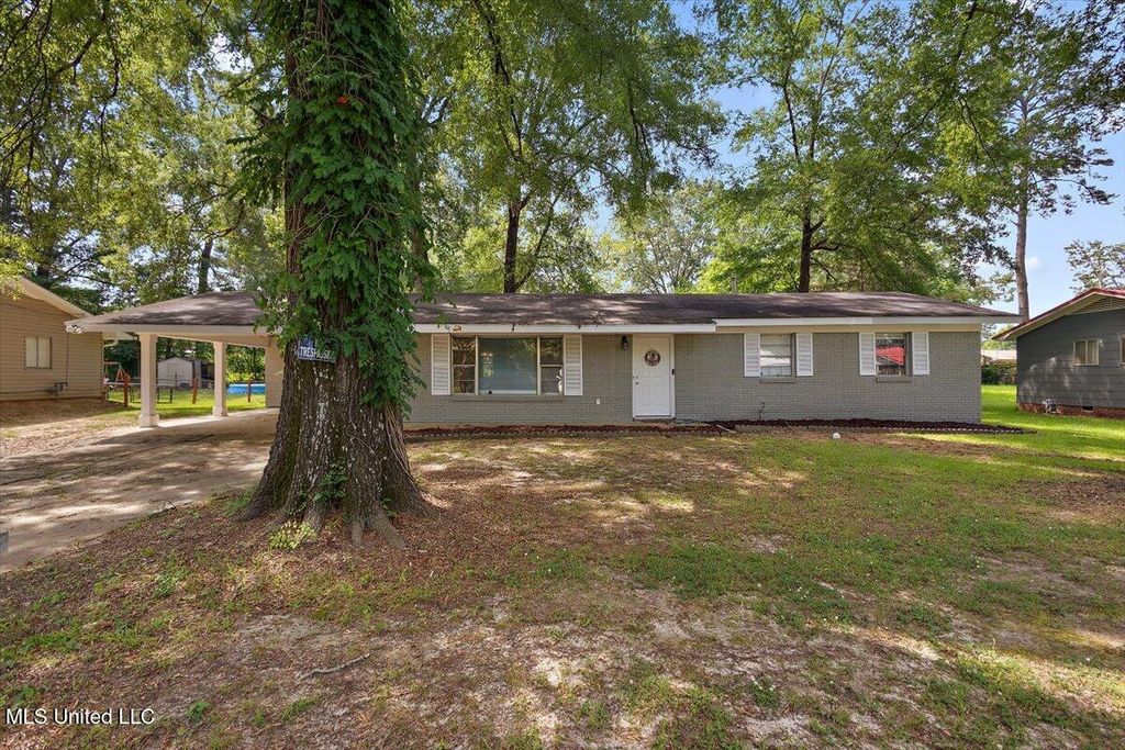 3217 E  Lisa Dr, Pearl, MS 39208