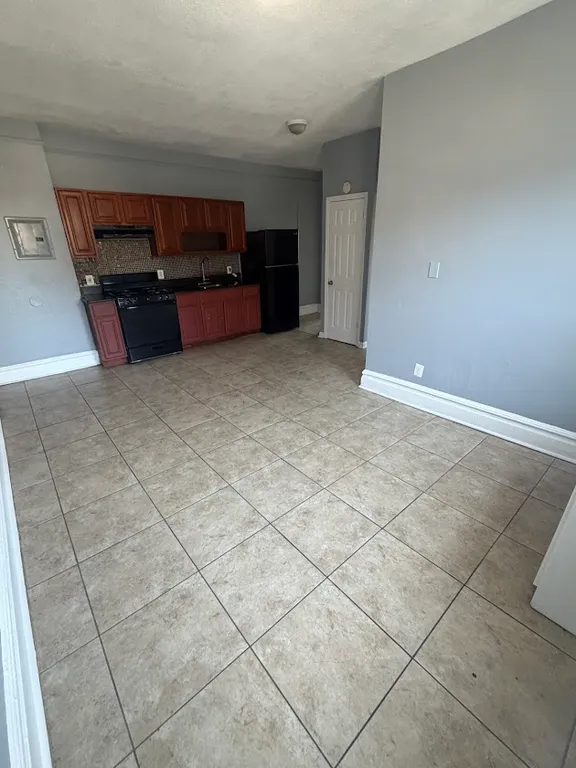 2 Bedrooms at 201-203 Shephard Ave #301, Newark NJ — photo 3