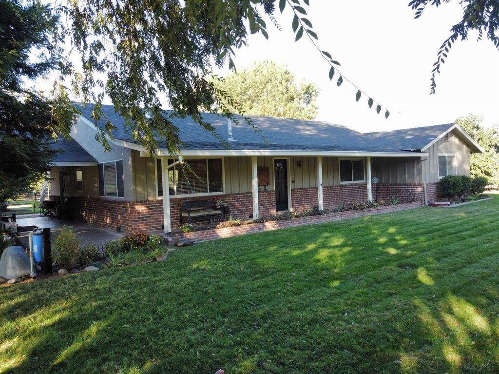 16555 Morrison Rd, Knights Ferry, CA 95361