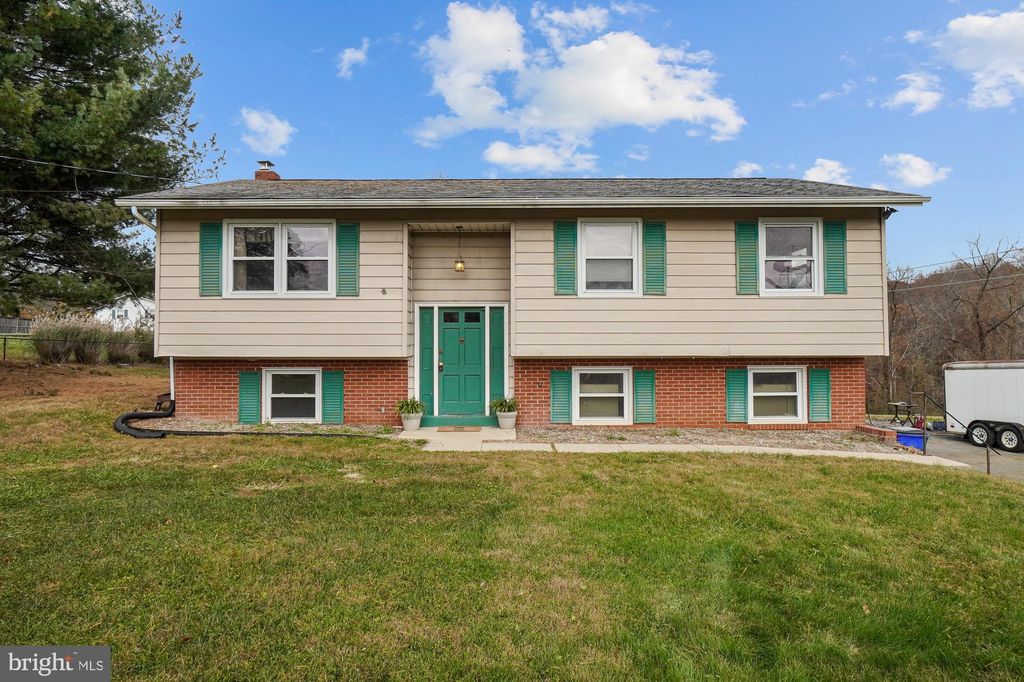 2767 Lynn St, Frederick, MD 21704
