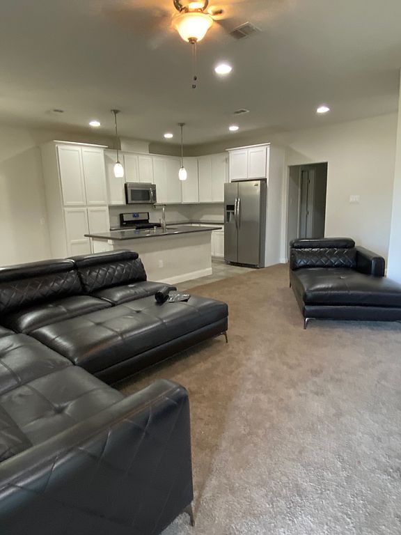 871 San Jacinto Cir, Baytown, TX 3 Bed, 2 Bath Single