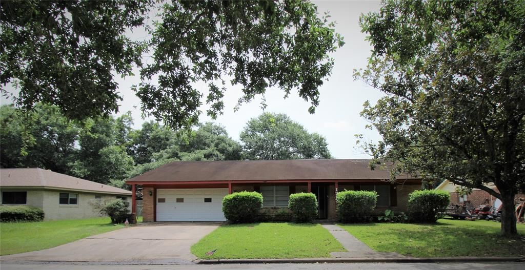 1717 Edna Ave, Bay City, TX 77414