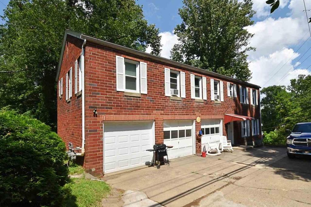 228 1/2 Wildwood Ave, Clarksburg, WV 26301 4 Bed, 3 Bath 228 1/2 Wildwood Ave, Clarksburg, WV 26301 4 Bed, 3 Bath