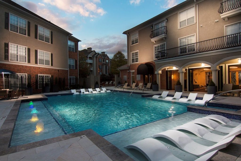 2124 Cheshire Bridge Rd NE, Atlanta, GA 30324