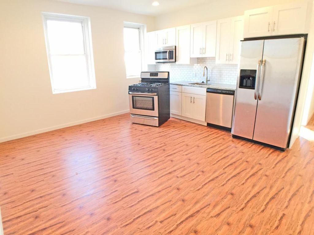 1700 W Girard Ave #3, Philadelphia, PA 19130