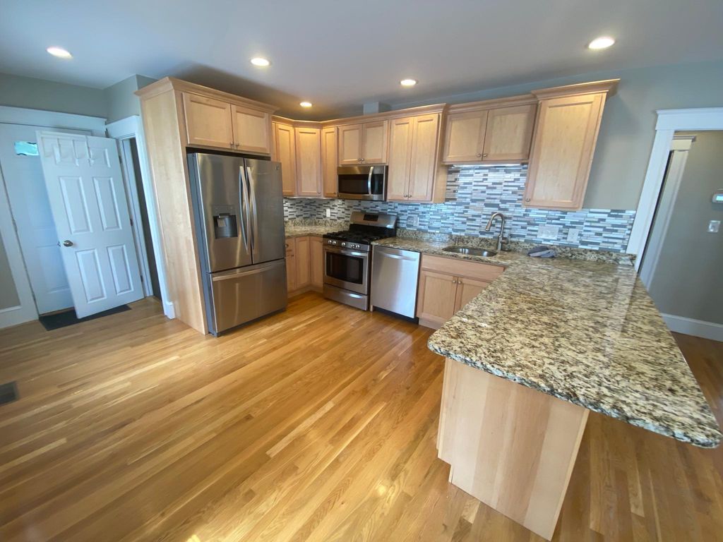 193 South St, Waltham, MA 02453
