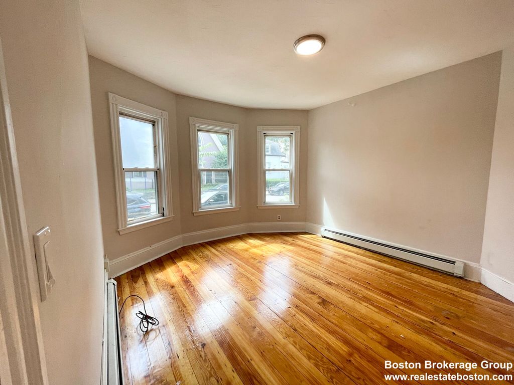276 E Cottage St #1, Dorchester, MA 02125