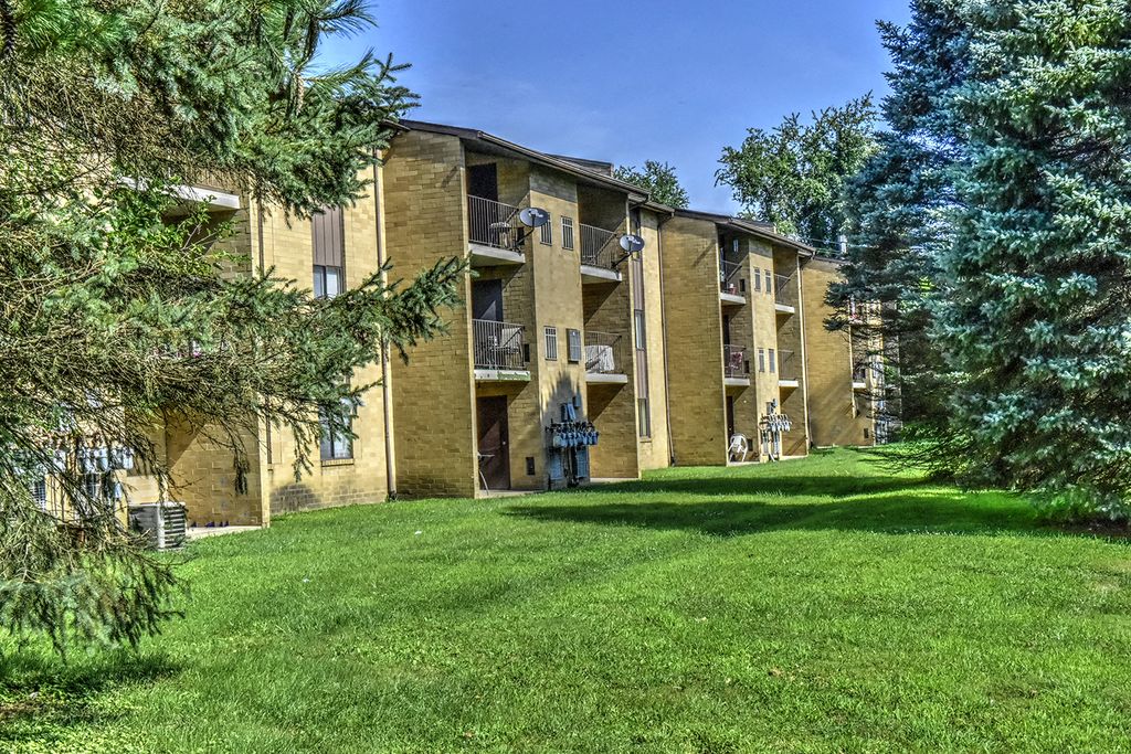 201 Dorothy St, East Pittsburgh, PA 15112