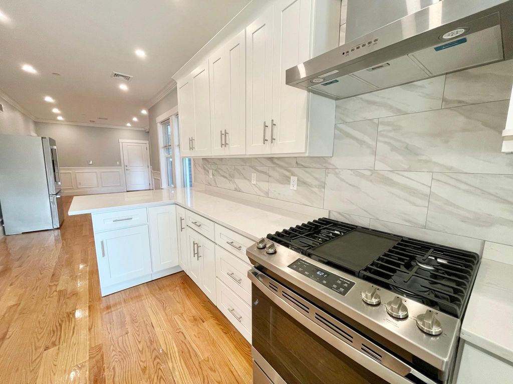 49 Savin Hill Ave #1, Dorchester, MA 02125
