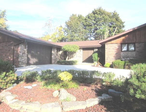 2518 Beechwood Ct, Appleton, WI 54911