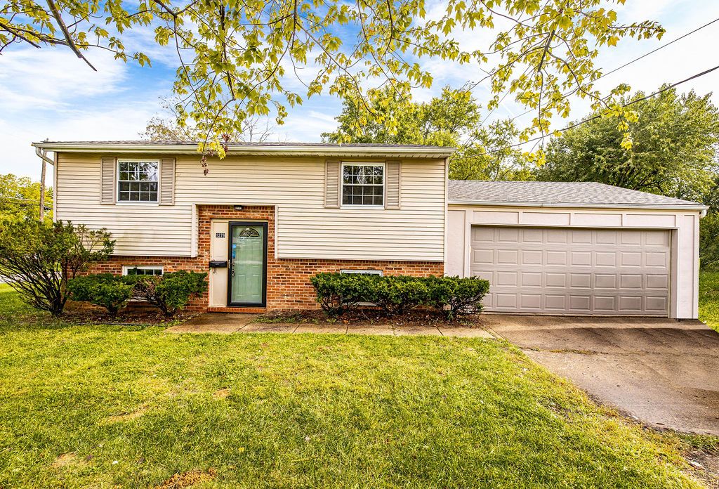 1279 Bellune Dr, Cincinnati, OH 45231