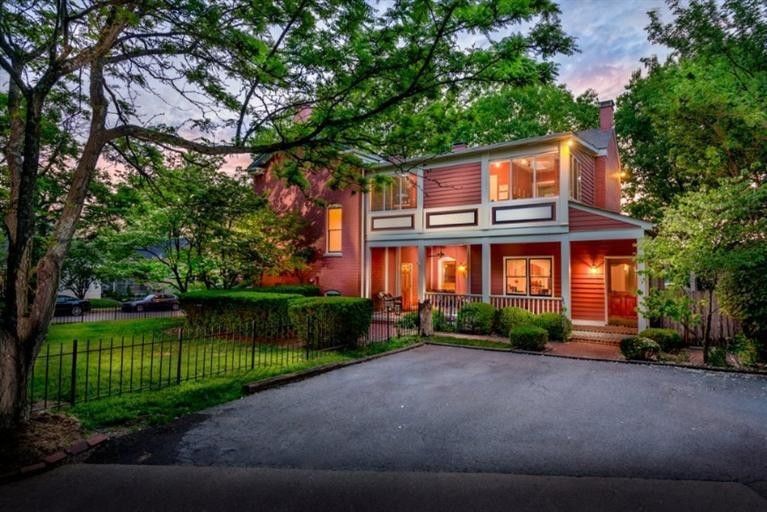 737 W Short St, Lexington, KY 40508